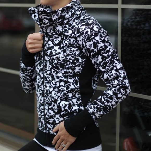 lululemon athletica Sweaters - *LikeNew*Lulu Cozy Cuddle Up Jacket Fleur Sombre